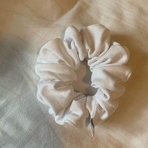 Full size Dew by Kaitlyn Bristowe Goosebumps